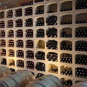 casier à vin en pierre pour aménager une cave