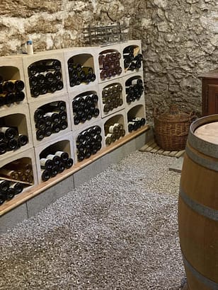 ranger les bouteilles de vin dans un casier
