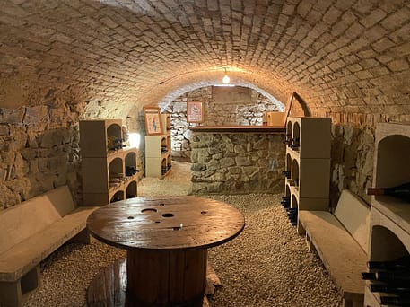 Casier à vin pour ranger ses bouteilles dans une cave enterrée.