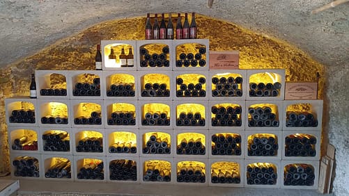 rangement bouteille cave à vin voûtée et enterrée